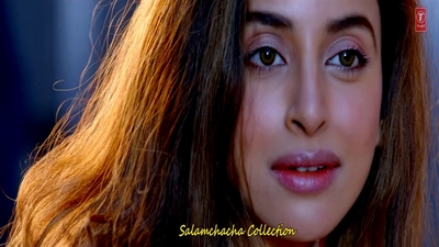 Ghar Se Nikalte Hi (Hot & Romantic)